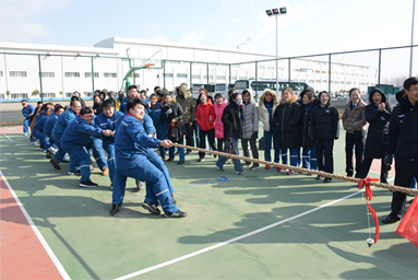 2018年3月8日，公司组织三八妇女节拔河比赛